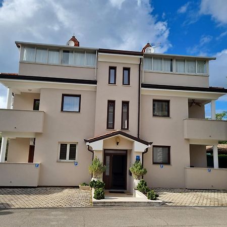 Apartments Krizine Umag Exterior photo